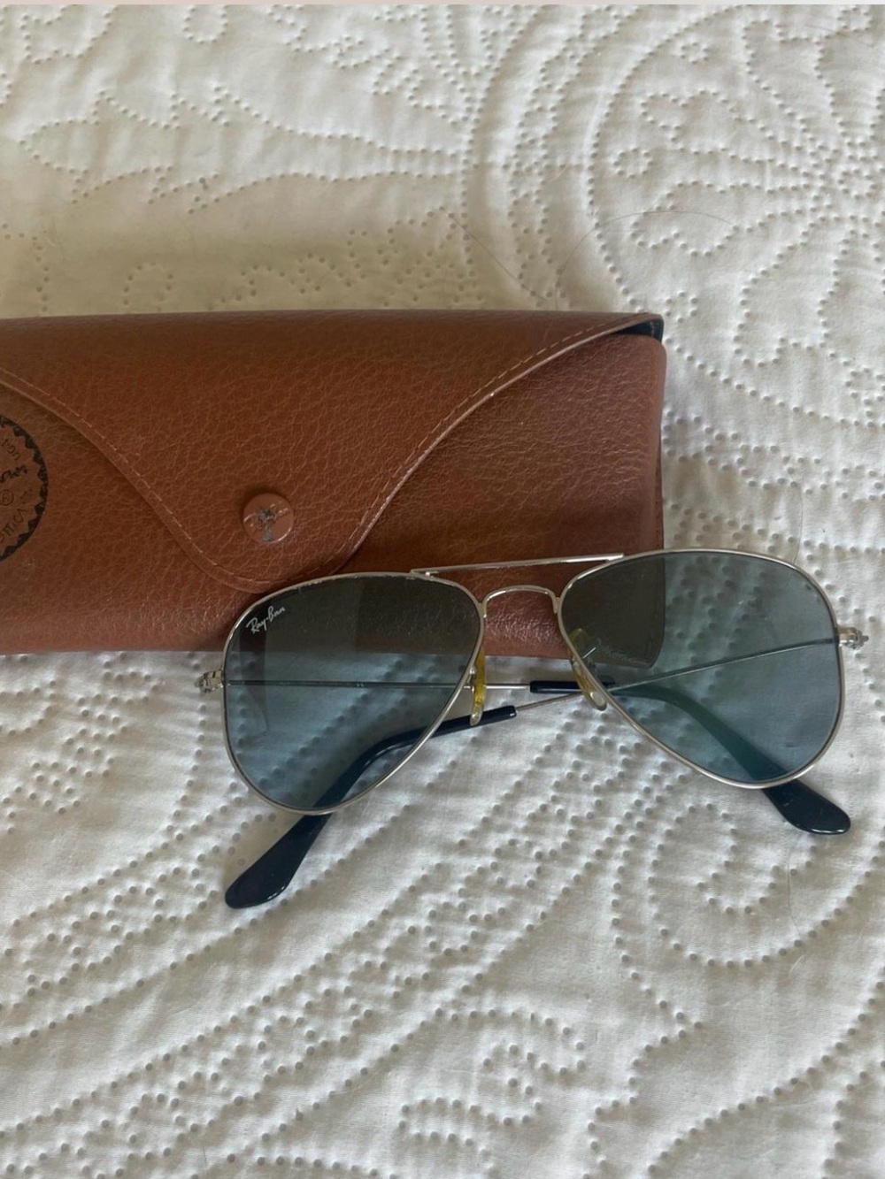 Ray-Ban Classic Aviator Sunglasses - Silver Frame with blue Lenses and case